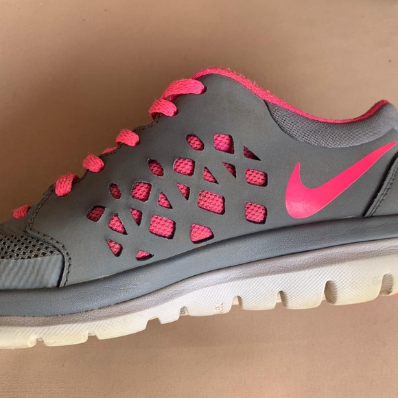 Nike Running Shoes - Size 6.5 - Picture 14 of 16